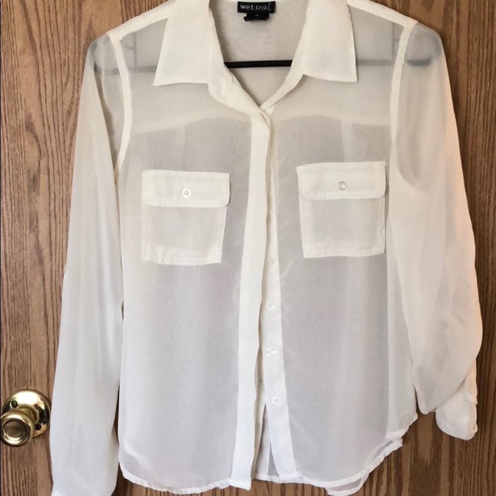 Lightweight polyester blouse